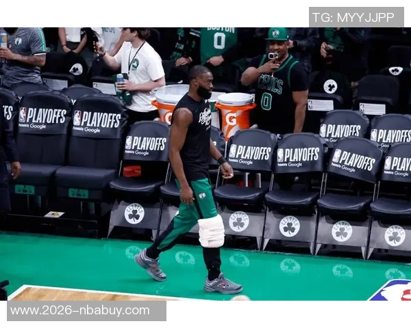 杰伦布朗赞沃尔什表现出色防守与关键投篮双双奏效